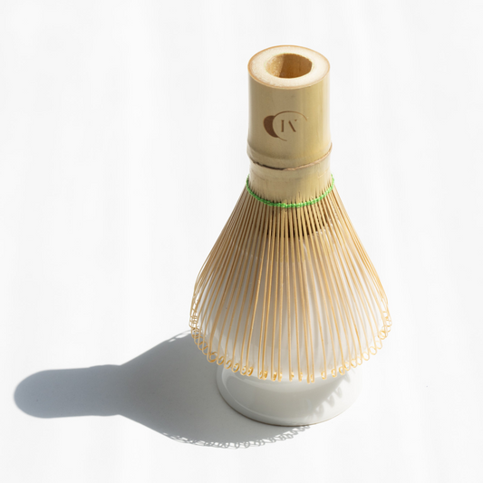 Bijeli stalak za matcha metlicu 